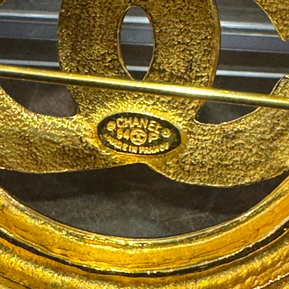 Chanel Vintage Circle Wrap Brooch 94P 24k Gold Plated Authentic CoA - Picture 6 of 7